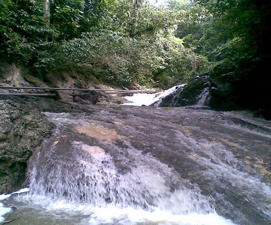 air terjun kura kura