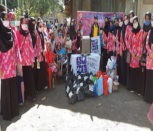 IWSS Nabire Salurkan Bantuan Kepada Forum Peduli Difabel Nabire