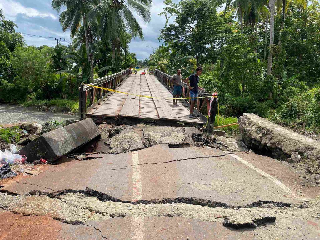 (Jembatan Siriwini Bawah/Foto.Yaser)