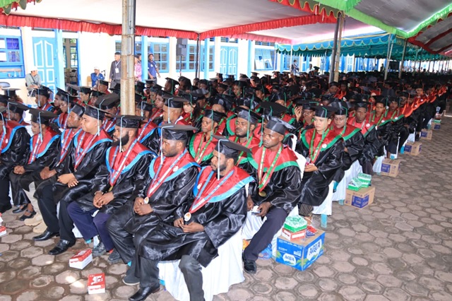 USWIM Nabire Wisuda 402 Sarjana, Pemprov Papua Tengah Tekankan Penguatan SDM