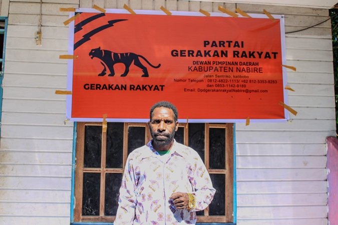 (Sekretaris DPD Partai Gerakan Rakyat Kabupaten Nabire, Liborius Madai)