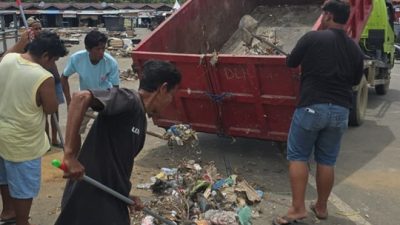 (Kerja bakti sopir di terminal Pasar Sentral Kalibobo Nabire)