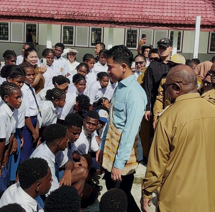 Wapres Gibran Tinjau Sekolah dan Smart City Mimika di Hari Kartini