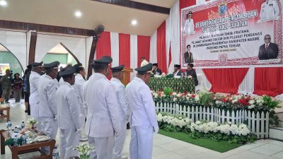 (Lantik Sejumlah Pejabat, Bupati Nabire Tekankan Evaluasi Kinerja dan Penataan Birokrasi)