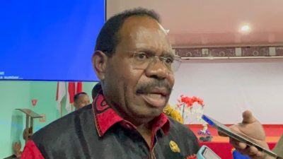 (Bupati Nabire Soroti Ketimpangan Jasa Medis di RSUD, Siapkan Sistem Pembagian Lebih Adil)