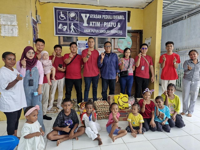 (Tim Daihatsu Nabire Berbagi Kasih untuk Anak Difabel dan Yatim Piatu)