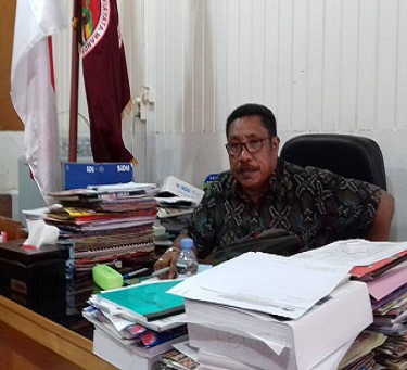 Rektor Uswim Nabire, Drs. Petrus Izaach Suriapatty M.Si