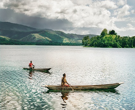 Perahu Tradisional di Danau Sentani