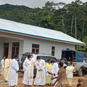 Gereja Bunda Maria Penolong Abadi Epomani