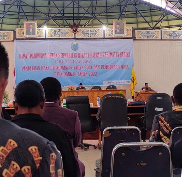 Sidang DPRD Nabire