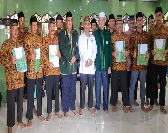 Ketua DMI Kabupaten Nabire Lantik Pengurus DKM di Enam Masjid LDII Nabire