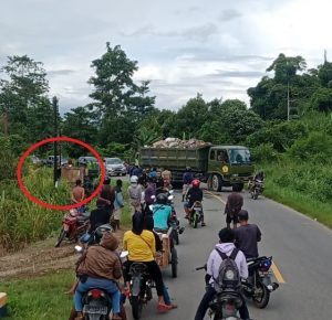 Info Warga : Truk Sampah Terbalik di Jalan Poros Bumi Mulia Nabire, Tak Ada Korban Jiwa