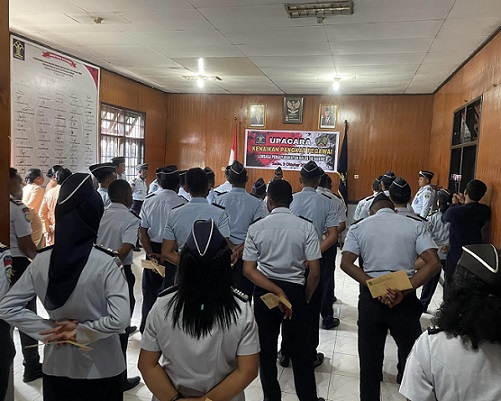 Lapas Nabire Gelar Upacara Kenaikan Pangkat Bagi 26 Pegawai