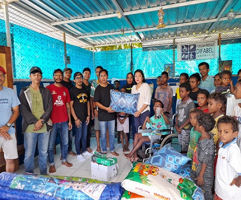 Yayasan Difabel Nabire Dapat Bantuan Alat Tulis Sekolah & Sembako Dari Sales Rokok Djarum