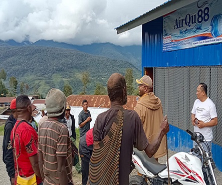 Mengatasi Mahalnya Harga Barang di Intan Jaya, Putra Daerah Buka Toko 88