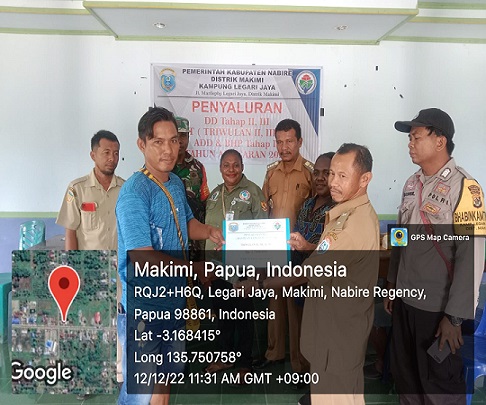 Penyerahan BLT Triwulan 2-4 di Kampung Legari Jaya dan Kampung Makimi Nabire