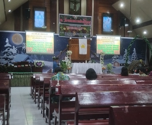 Ibadah Kunci Tahun 2022, di GKI Maranatha Malompo Nabire