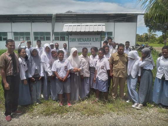 Nabire.Net Diundang Mengisi Materi di SMK Menara Ilmu Wadio SP3