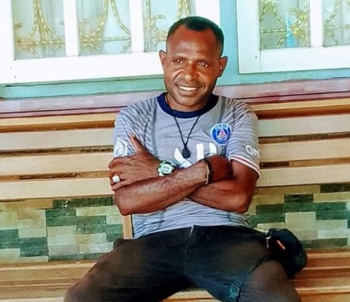 Tokoh Pemuda Minta Pemkab Nabire Perbaiki Jalan Rusak di Kampung Gerbang Sadu