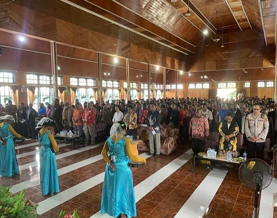 PJ.Gubernur Papua Tengah Hadiri HUT PI Gereja Kingmi di Tanah Papua ke-61 di Nabire