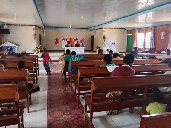 Seminar Sehari Sekolah Minggu Gereja Kingmi Jemaat Petra Ipakiye Paniai Berjalan Sukses