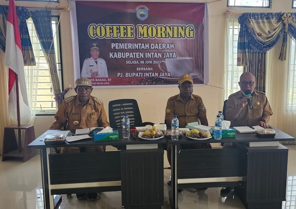 Pj.Bupati Intan Jaya Pimpin Coffee Morning Bahas Kedisiplinan ASN dan Kamtibmas