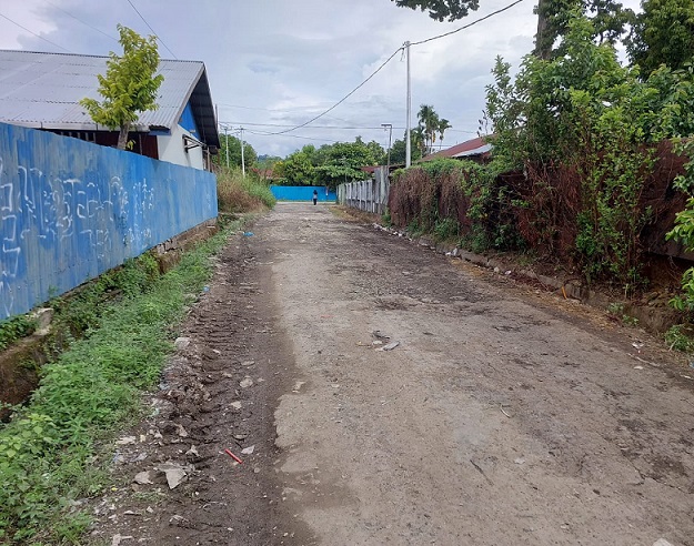 Sampah di Lorong Tower Indosat Sudah Dibersihkan, Mari Jadi Warga Nabire yang Tidak Jorok dan Pemalas