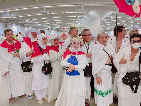 Mabit di Mina, Jemaah Haji asal Nabire Lontar Jumrah