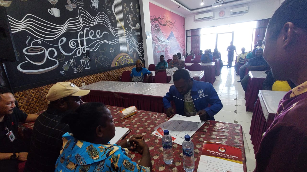 Rapat Pleno Penetapan Daftar Calon Tetap Anggota DPRD Dogiyai dihadiri Wakapolres Dogiyai