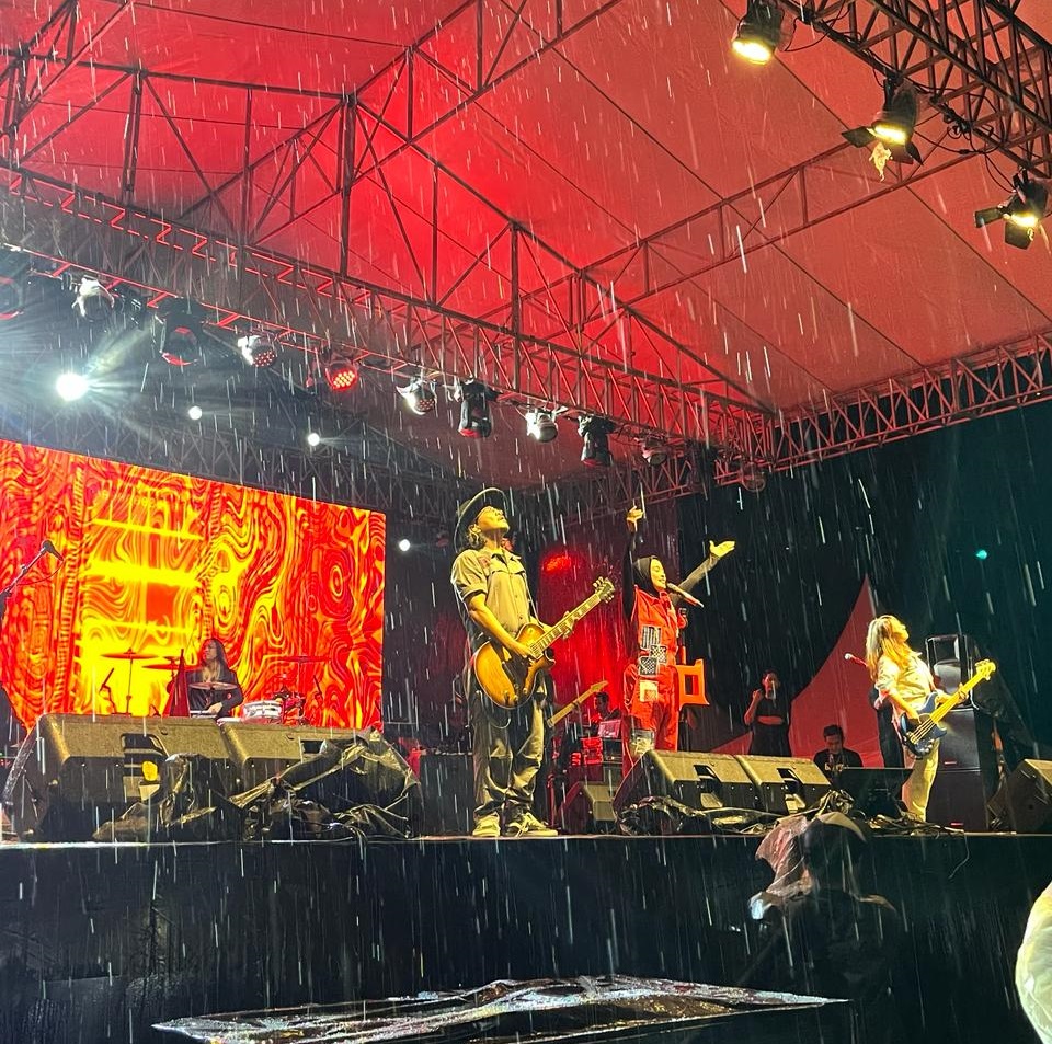Band Kotak sukses menghibur warga Mimika di Puncak Acara BK3N PTFI