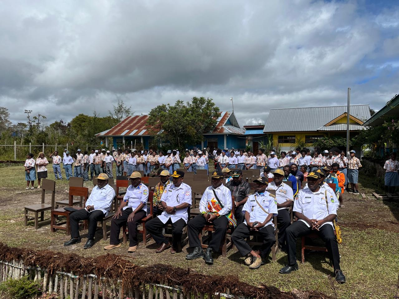 Wakil Bupati Deiyai Dukung Kreativitas Siswa SMAK Aweidabi