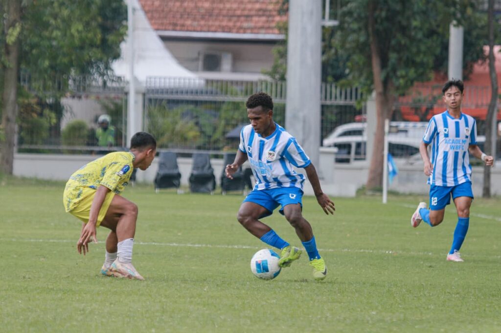 (Natanael Matius Atanay Cetak Hattrick, WBFC Pesta Gol atas PS Porkap di Piala Soeratin U17 Nasional 2025)