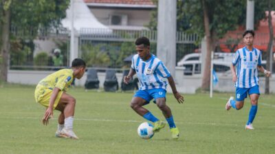 (Natanael Matius Atanay Cetak Hattrick, WBFC Pesta Gol atas PS Porkap di Piala Soeratin U17 Nasional 2025)