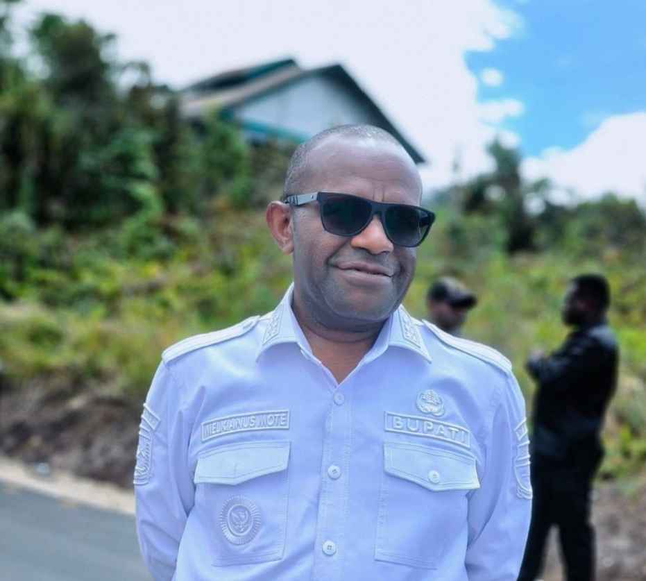 (Ketua Asosiasi Bupati Papua Tengah, Melkianus Mote)