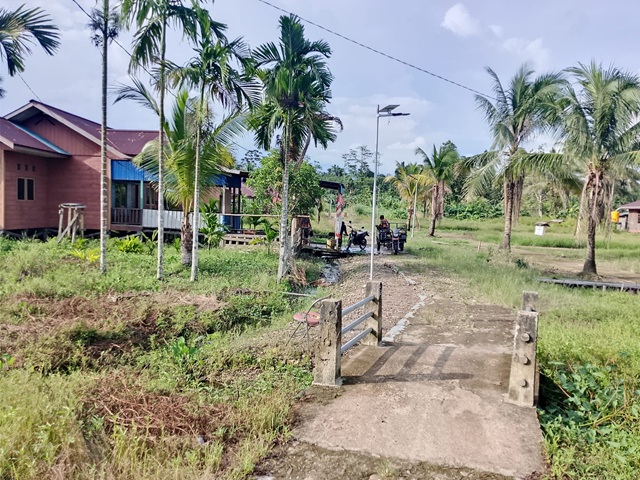 (Warga terdampak konflik sosial Kapiraya)