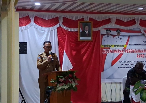 (Wabup Nabire mewakili Bupati dalam kegiatan Musrenbang Otsus)