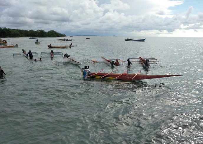 (Kemeriahan Lomba Motor Tempel Di Kampung Arui Distrik Moora Nabire 2017 silam)