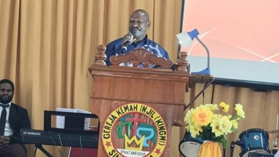 (Hadiri HUT ke-64 KINGMI, Wabup Deiyai Tekankan Sinergi Pemerintah dan Gereja Bangun Deiyai)