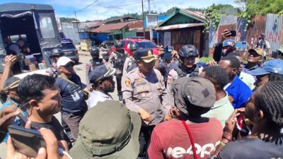(Kapolres Nabire Izinkan Massa Long March ke DPR Papua Tengah)