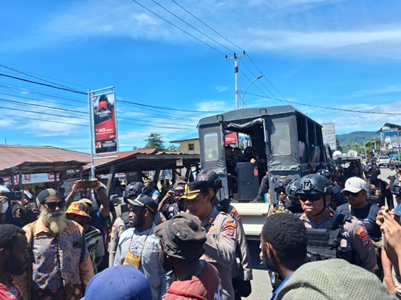 (Long March Mahasiswa dan Pelajar di Nabire Terpantau Kondusif)