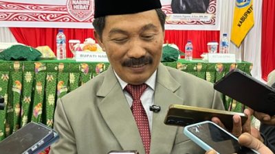 (Sekda Nabire, Yulianus Pasang)