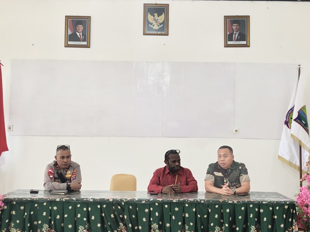 (Investigasi Konflik Sosial Deiyai Rampung, Laporan Diserahkan Bupati ke Gubernur Papua Tengah)