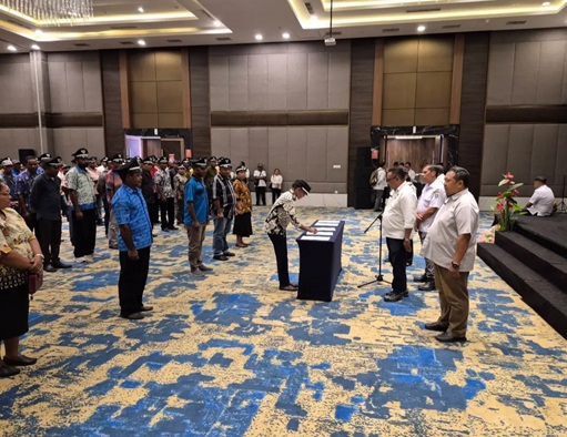 (Ratusan Kepala Kampung di Biak Numfor Siap Dilantik, Bupati Tekankan Wibawa dan Tanggung Jawab Jabatan)