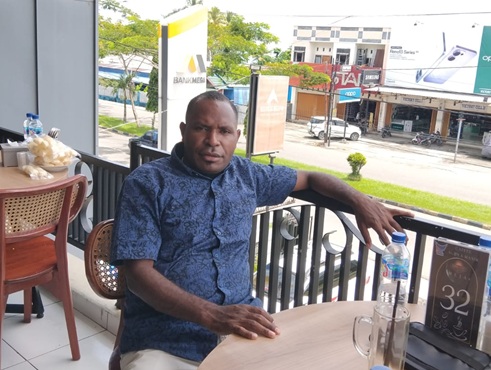 (Ketua BPD KAPP Kabupaten Intan Jaya, Yance Emani)