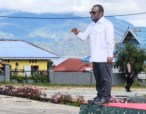 (Peringati Hari Bumi 2026, Bupati Melkianus Mote Ajak Warga Deiyai Jaga Kebersihan Lingkungan)