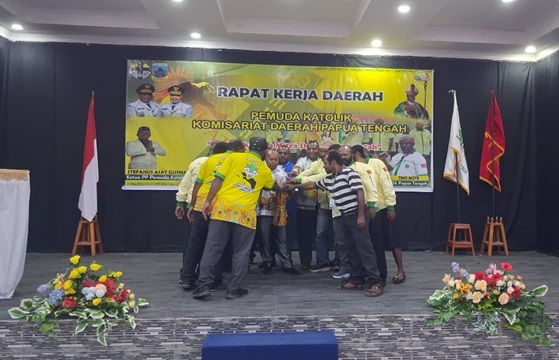 (Rakerda Pemuda Katolik Papua Tengah Soroti Pentingnya Penguatan Nilai Adat dan Agama di Era Digital)