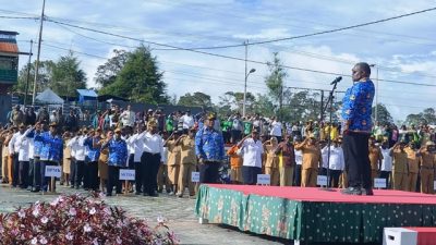 (Pemkab Deiyai Gelar Upacara Hari Otonomi Daerah ke-30, Wabup Ayub Pigome Tekankan Sinergi Pembangunan)