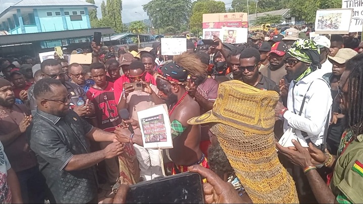 (Konflik Puncak Disuarakan, DPR Papua Tengah Terima Aspirasi Aksi Damai, Situasi Nabire Terkendali)