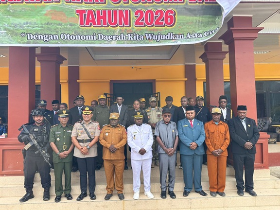 (Kapolres Dogiyai Hadiri Upacara Hari Otonomi Daerah XXX 2026, Tegaskan Dukungan Stabilitas Keamanan)