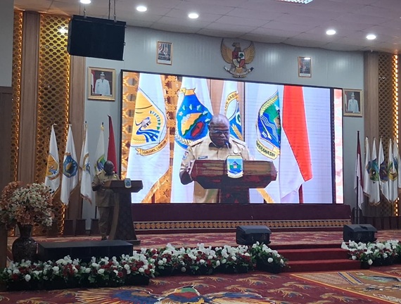 (“Jangan Hanya Aktif di TikTok!” Gubernur Papua Tengah Sentil Ketua MRP yang Absen Musrenbang)